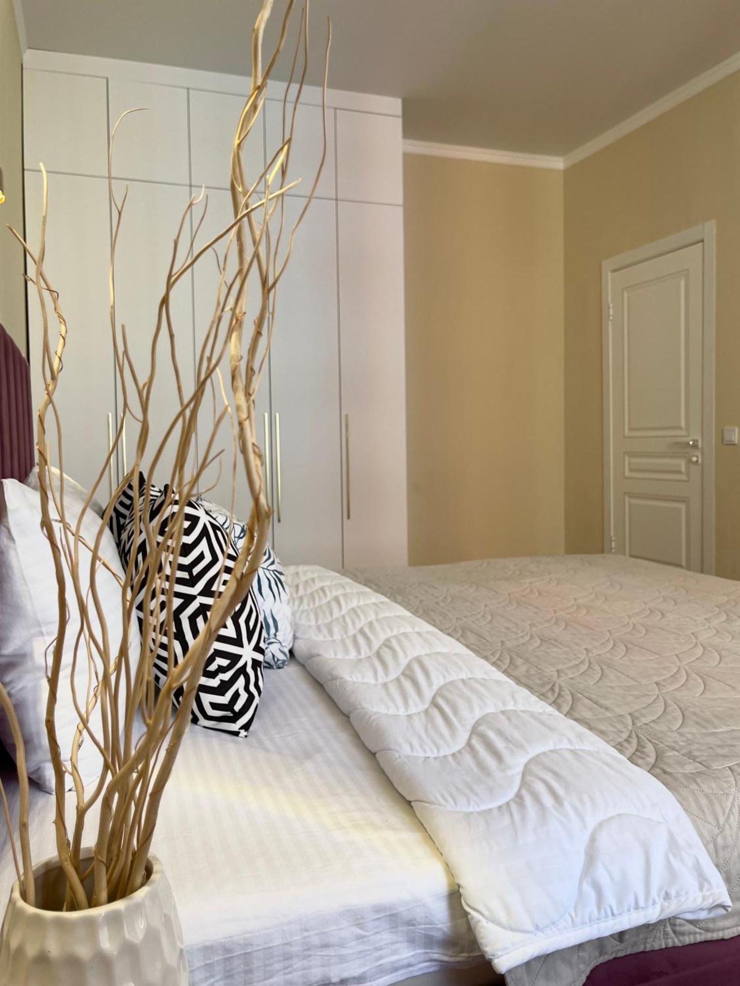 Alma Park Apartment